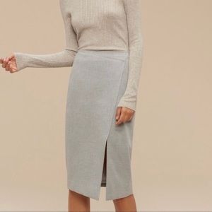 Aritzia Babaton Forrest pencil skirt. 🩶